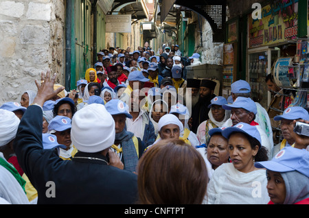 Gerusalemme, Israele - 13 Aprile 2012: Venerdì Santo Ortodosso processioni sulla via della croce. Gerusalemme, Israele. Foto Stock