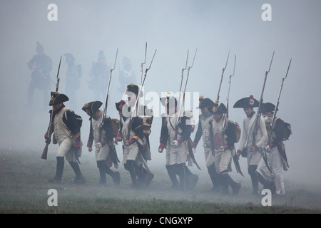 Le truppe francesi. Rievocazione della battaglia di Austerlitz (1805) a Santon collina nei pressi del villaggio di Tvarozna, Repubblica Ceca. Foto Stock