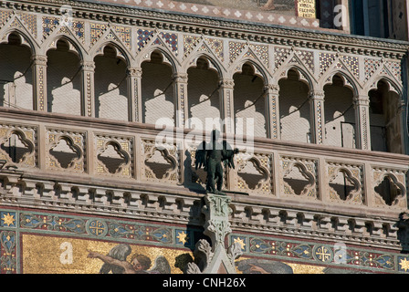 Cattedrale di Orvieto. Dettaglio della facciata. Orvieto. Provincia di Terni. Umbria. Italia Foto Stock