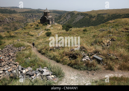 Vahramashen medievale chiesa (1026) vicino a Fortezza Amberd sulle pendici del monte Aragats, Armenia. Foto Stock