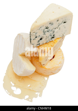 Vari tipi di formaggio isolato su sfondo bianco Foto Stock