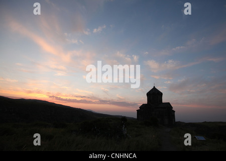 Vahramashen medievale chiesa (1026) vicino a Fortezza Amberd sulle pendici del monte Aragats, Armenia. Foto Stock