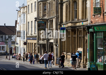 Centro della città di Glastonbury somerset England Regno unito Gb Foto Stock