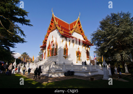 Il torneo di Wimbledon, Londra, UK, 15 aprile 2012. Presso il tempio thailandese di Wat Buddhapadipa per celebrare il Songkran, Tailandese Anno Nuovo. Foto Stock