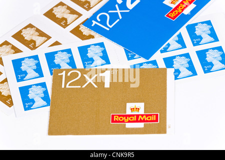 Royal Mail i francobolli di prima e seconda classe Foto Stock