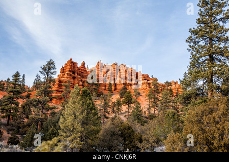 Il red rock formazioni: una serie di picchi di arenaria e le pareti chiamato la spinta del keystone Foto Stock