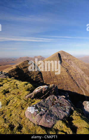 Il vertice di Tom na Gruagaich e Sgurr Mhor, Beinn Alligin, Torridon, Wester Ross, Highlands scozzesi, Scozia Foto Stock