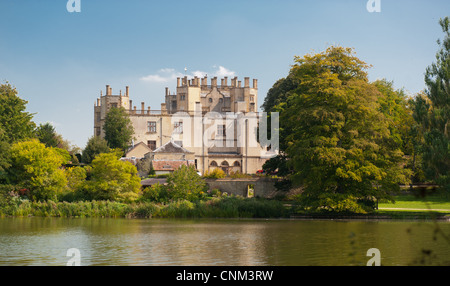 Sherborne Castello a Sherborne, Dorset di proprietà della famiglia Digby. Questa casa storica è stata costruita da Sir Walter Raleigh nel 1594. Foto Stock