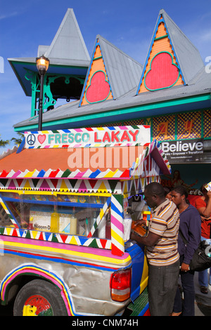 Miami Florida,Little Haiti,Caraibic Market Place Carnival,mercato,comunità Black food Truck,venditori bancarelle stand mercato stand Foto Stock
