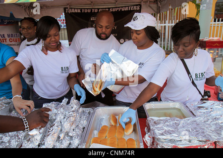 Miami Florida,Little Haiti,Caraibic Market Place Carnival,mercato,evento della comunità,Black Blacks African African African African Minority,adult adults man Foto Stock