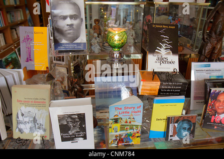 Miami Florida,Little Haiti,Caraibic Market Place Carnival,mercato,comunità Libreri Mapou Book Store,libro,libri,Creole language,bilingue,FL12031 Foto Stock