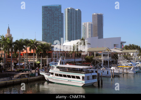 Miami Florida,Bayside Marketplace,Marina,Biscayne Bay,Island Lady,tour boat,high rise,condominiums,FL120311086 Foto Stock