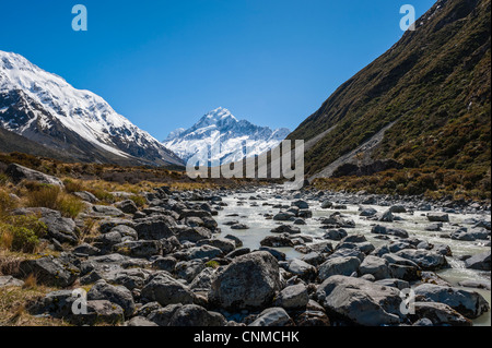 Mount Cook dall'Hooker Valley via. Aoraki Parco nazionale di Mount Cook. Isola del Sud, Nuova Zelanda. Patrimonio mondiale dell UNESCO Foto Stock