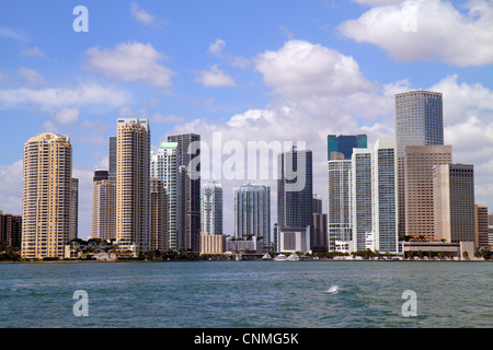 Miami Florida, Biscayne Bay, skyline della città, grattacieli grattacieli edificio edifici condominio appartamenti residenziali alloggio, città Foto Stock