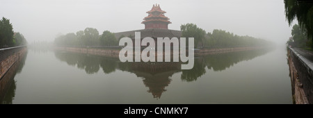 A 3 foto stitch vista panoramica dell'angolo nord-est delle mura che circondano la Città Proibita di Pechino. Foto Stock