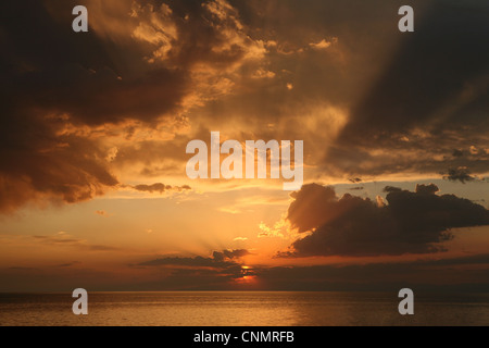 Sunset over Issyk Kul Lago, Kirghizistan. Foto Stock