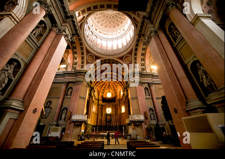 Interno di san Gaudenzio nella basilica di Novara, Piemonte, Italia Foto Stock