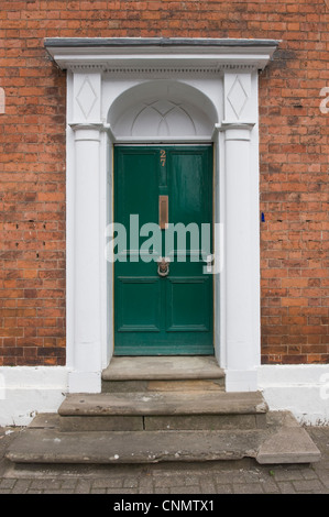 Sportello anteriore n. 27 di legno verde di Hereford georgiano Herefordshire England Regno Unito Foto Stock