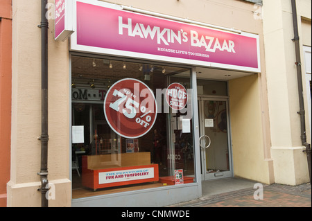 Chiuso il negozio novità nel centro della città di Hereford Herefordshire England Regno Unito Foto Stock