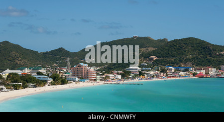 Una vista che si affaccia su una grande baia, Philipsburg, Sint Maarten, Indie occidentali Foto Stock