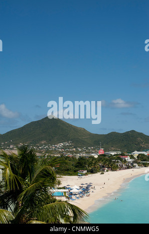 Una vista che si affaccia su una grande baia, Philipsburg, Sint Maarten, Indie occidentali Foto Stock