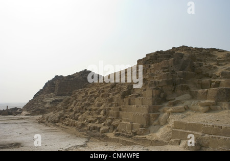 L'Egitto. Piramidi satellite della Grande Piramide di Khufu noto come le Piramidi di regine. G 1-a, G 1-b e g1-c. Vecchio kKingdom. Foto Stock