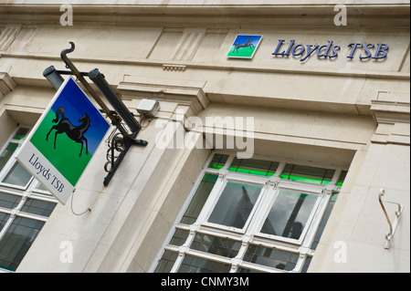 Esterno del Lloyds TSB Bank nel centro della città di Hereford Herefordshire England Regno Unito Foto Stock