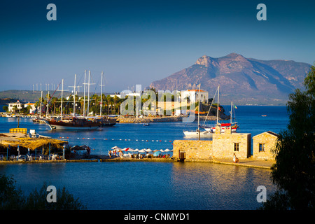 Porto. Datca city. Datca peninsula, Provincia di Mugla, Anatolia, Turchia. Foto Stock