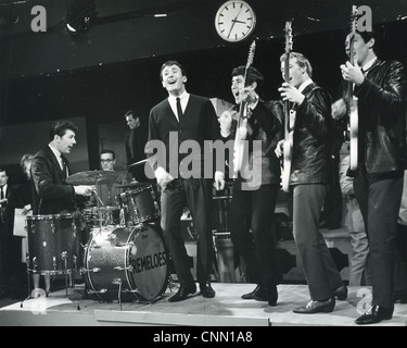 BRIAN POOLE E IL REGNO UNITO TREMELOES gruppo pop su Pronto, stabile,andare nel 1963. Foto Tony Gale Foto Stock