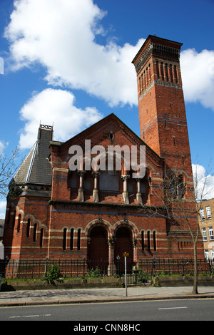 Ex Chiesa metodista ora abbandonati sulla strada University di Belfast Irlanda del Nord Regno Unito Foto Stock