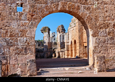 Romano bagni meridionale di Perge (Perge) sito archeologico, Turchia Foto Stock