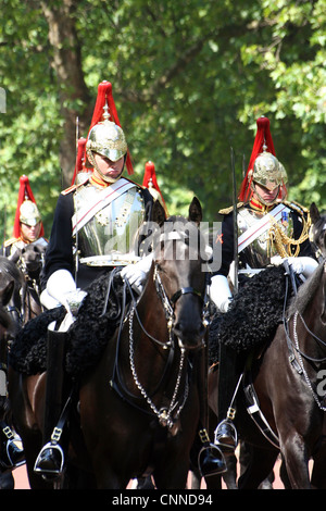 London, Regno Unito - 17 Giugno 2006: Famiglia di cavalleria a Trooping la cerimonia di colore. [Solo uso editoriale] Foto Stock