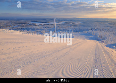 Ski Run, Rukatunturi, Kuusamo, Pohjois-Pohjanmaa, Finlandia Foto Stock