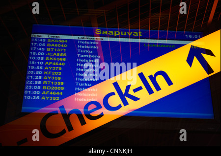 La pianificazione del volo in Finlandia aeroporto Foto Stock