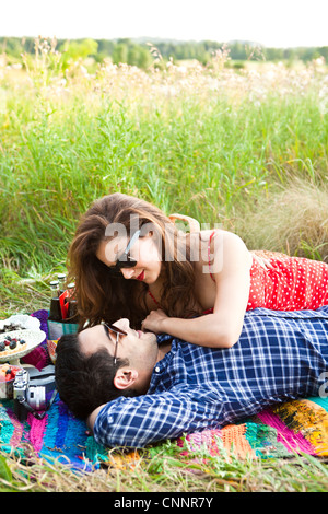 Giovane avente Picnic, Unionville, Ontario, Canada Foto Stock