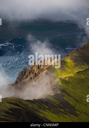 Il vapore che salgono dal ghiacciaio rurale Foto Stock