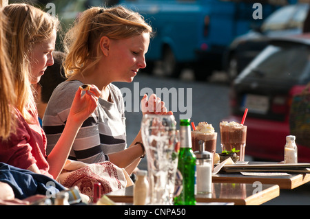 Quartiere bohemien nella parte esterna quartiere Neustadt di Dresda, Germania. Foto Stock