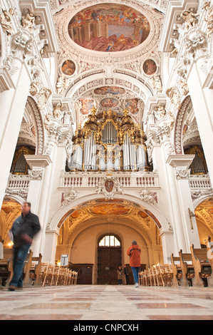 Interno del Duomo di Santo Stefano in Passau, Germania. Foto Stock