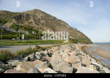 Pen y Clip tunnel e la spiaggia da Ross on Wye in Galles del Nord Foto Stock