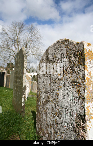 Pietre tombali nel cimitero Foto Stock