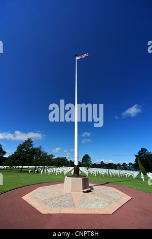 [Normandia Cimitero e memoriale americano a croce] Foto Stock