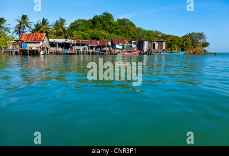 Isola tradizionale villaggio di pescatori nel Golfo di Thailandia Foto Stock