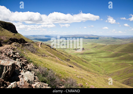 Naude's Nek Pass, la più alta strada pubblica passano in Sud Africa oltre le montagne Drakensberg, Capo orientale, Sud Africa Foto Stock