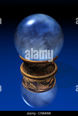 Blue sfera di cristallo su base oro in bianco e nero e sfondo blu Foto Stock