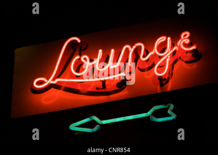 Un cartello al neon in un bar della Dublin Reading Lounge. Foto Stock