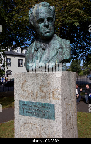 Un busto in bronzo del poeta irlandese e il drammaturgo William Butler Yeats. Foto Stock