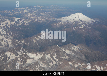 Vista aerea del monte Elbrus (5,642 m) e la grattugia Caucaso, il confine della Russia e Georgia. Foto Stock