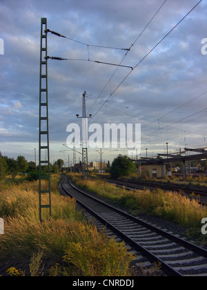 Le vie a Magdeburg stazione principale, Germania, Sassonia-Anhalt, Magdeburg Foto Stock