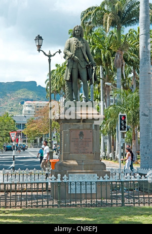 Statua di Bertrand-François Mahé de la Bourdonnais, un ex Govenor Francese di Maurizio a Port Louis, la capitale Foto Stock