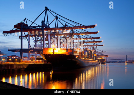 Container terminal Altenwerder e Ponte Koehlbrand, porto di Amburgo, Germania Foto Stock